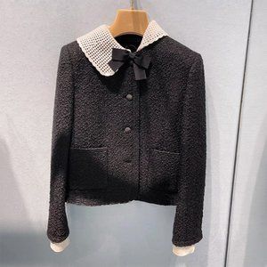 Stitching coat with lace collar